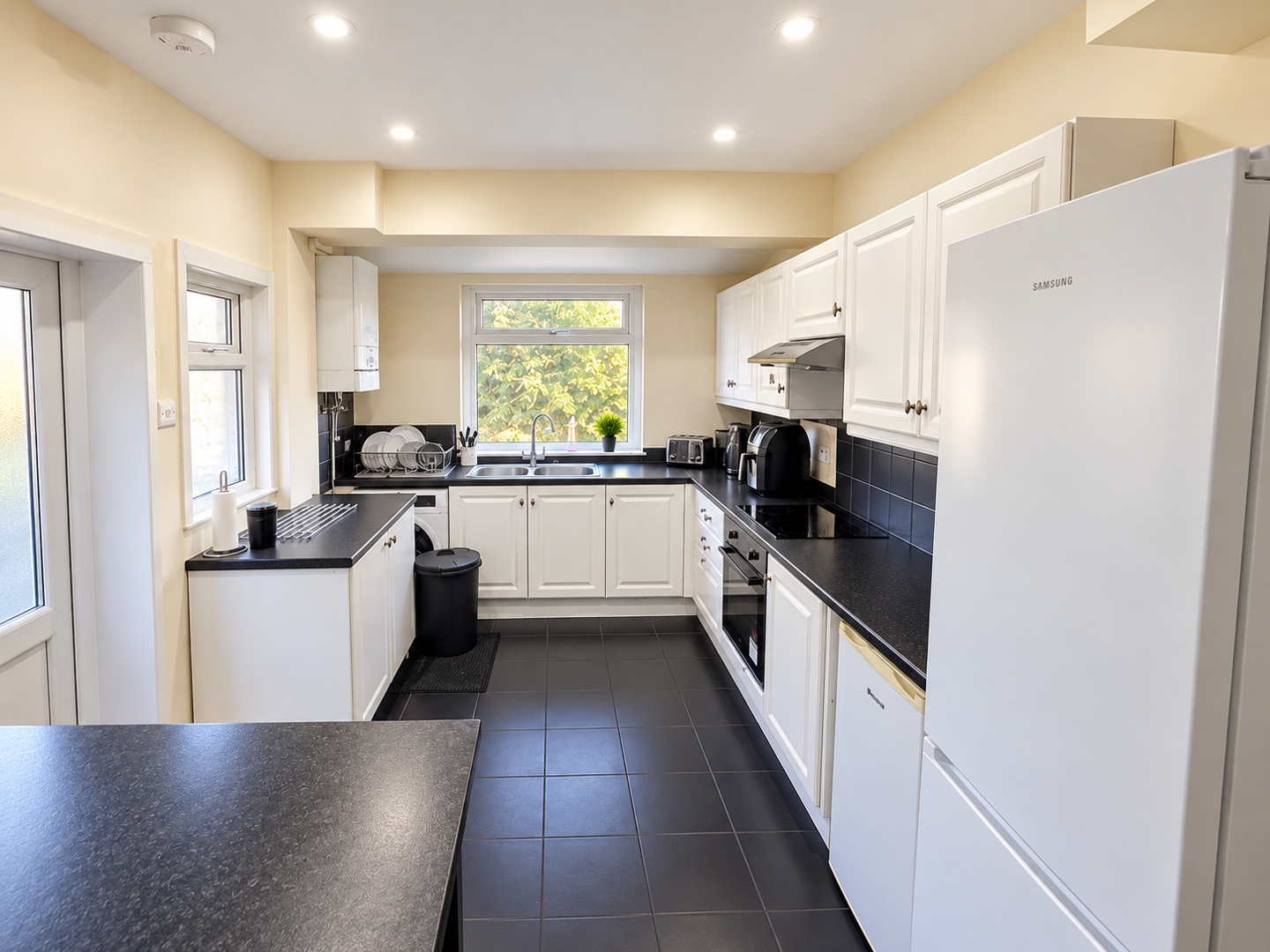5 bed property in Malefant Street, Cardiff